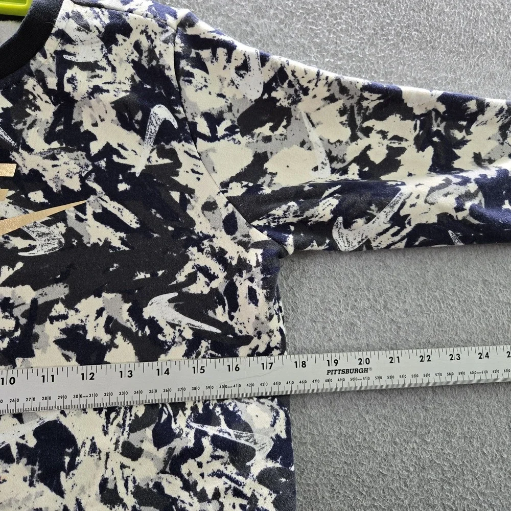 Nike Girl Sweatshirt L Blue Camouflage Cropped Fleece Swoosh‎ Logo Pullover